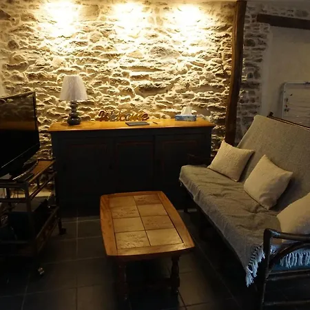 Hébergement de vacances Maison Entre Terre Et Pierre, Proche Nantes Aéroport Bouguenais
